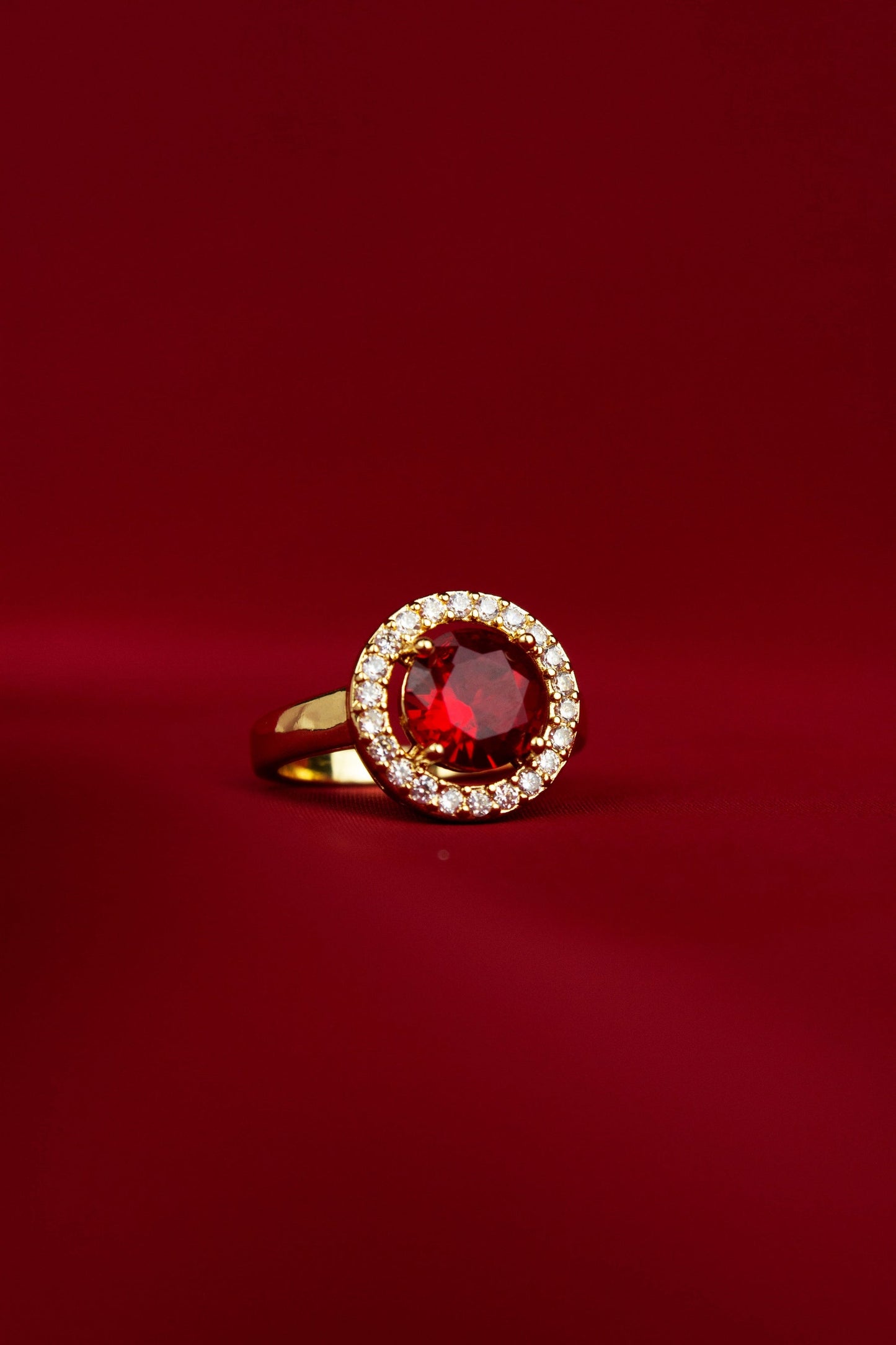 Special Round Ring - Red Diamond - One Carat Gold Plated